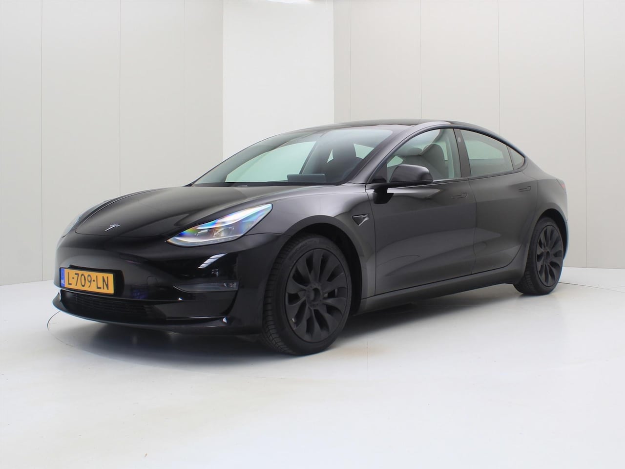 Tesla Model 3 - Long-Range AWD 351pk 75 kWh FACELIFT 86% SoH [ WARMTEPOMP+AUTOPILOT+620KM WLTP+PREMIUM AUD - AutoWereld.nl