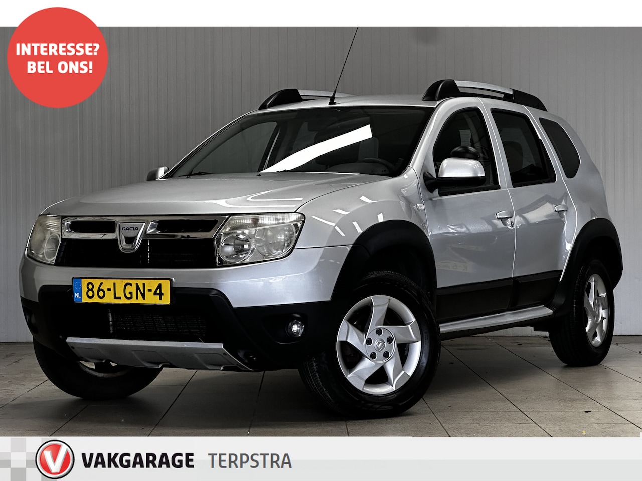 Dacia Duster - 1.6 Lauréate 2wd /D-Riem Verv. 173.000KM! /Trekhaak! /Airco /Cruise /Elek. pakket /Radio-C - AutoWereld.nl