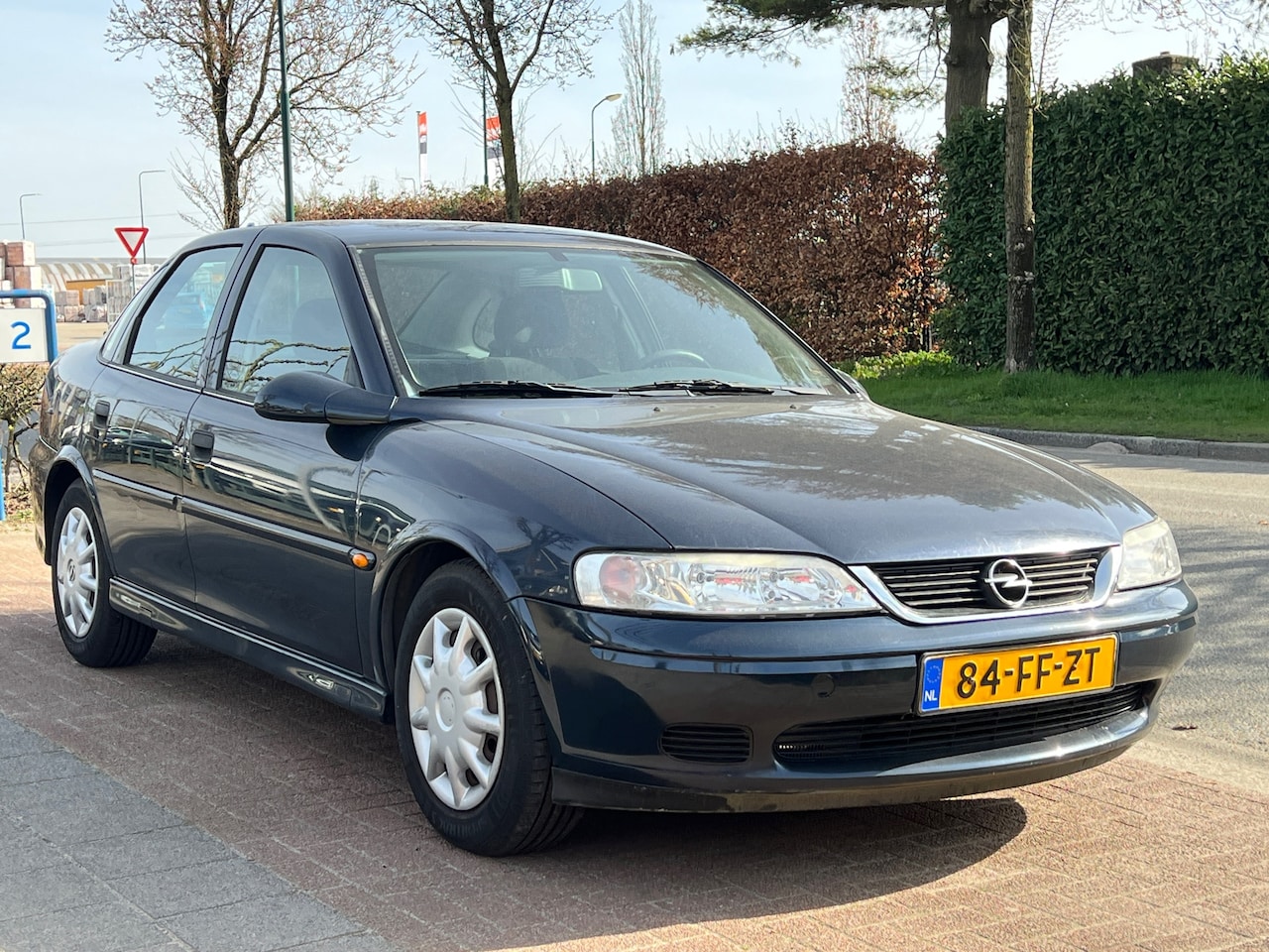 Opel Vectra - 1.6 GL | 1e eigenaar | nette auto | orginele km's - AutoWereld.nl