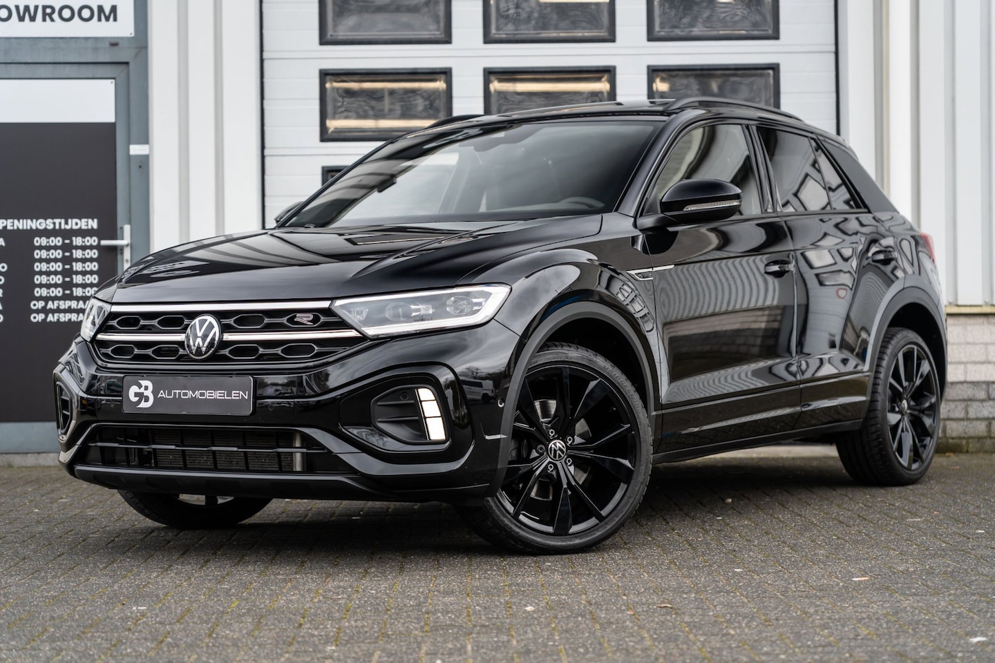 Volkswagen T-Roc - 1.5 TSI R-Line Edition - PANO-Blackstyle-LED - AutoWereld.nl
