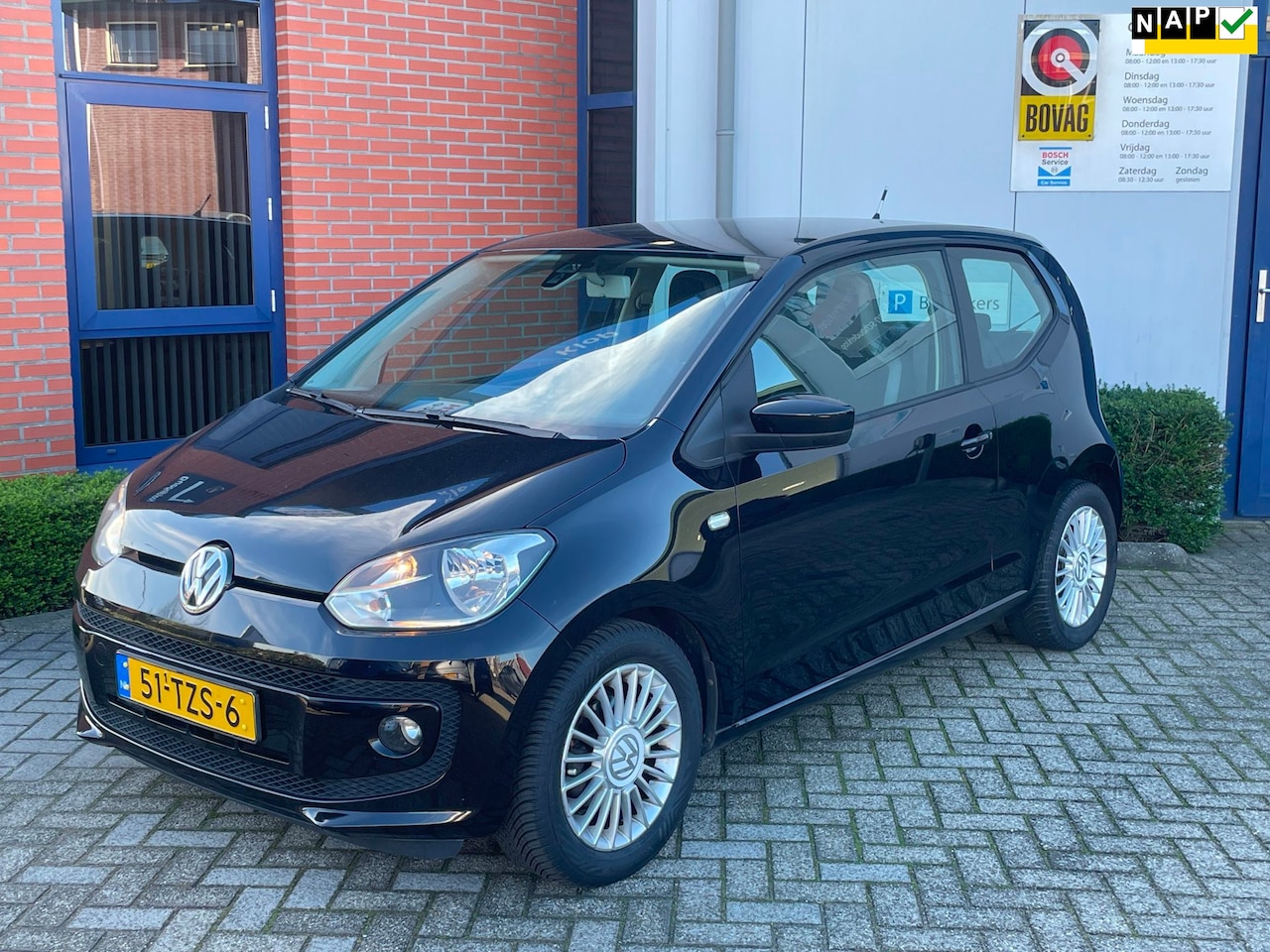 Volkswagen Up! - 1.0 high up! BlueMotion | Orgineel NL-auto | Pdc achter | Navigatie - AutoWereld.nl