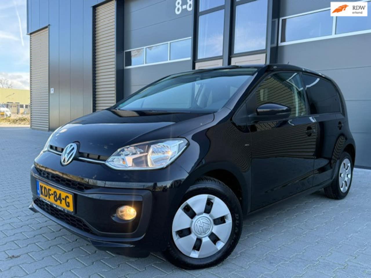Volkswagen Up! - 1.0 BMT high up! Facelift|Stoel verw|5 deurs|Airco|El ramen - AutoWereld.nl