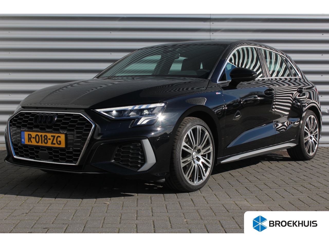 Audi A3 Sportback - 35 TFSI 150PK S EDITION AUTOMAAT / NAVI / LEDER / CLIMA / FULL-LED / PDC / KEYLESS / 18" L - AutoWereld.nl