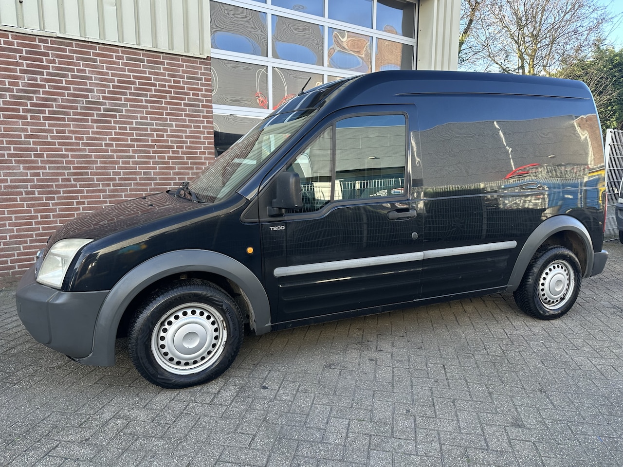 Ford Transit Connect - T230L 1.8 TDCi Airco INRUILAUTO ZO MEENEMEN - AutoWereld.nl
