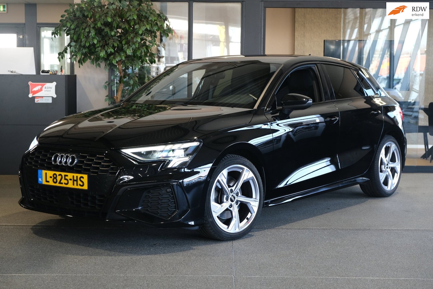 Audi A3 Sportback - 35 TFSI S-Line S-tronic Navi Trek Led Leder Cruise Pdc - AutoWereld.nl