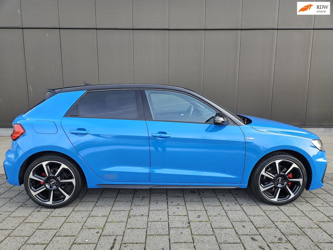 Audi A1 Sportback - 200PK/ 3X S-LINE/ RIVIERA BLUE/ DEALER ONDERHOUDEN/ SPORT/ VIRTUAL - AutoWereld.nl