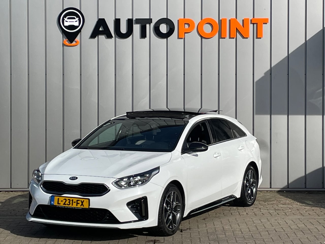 Kia Pro cee'd - 1.5 T-GDi MHEV GT-Line Edition ORG NL DEALEROND|PANO|TREKHAAK|CAMERA|LEER|CARPLAY|DUALCLIM - AutoWereld.nl