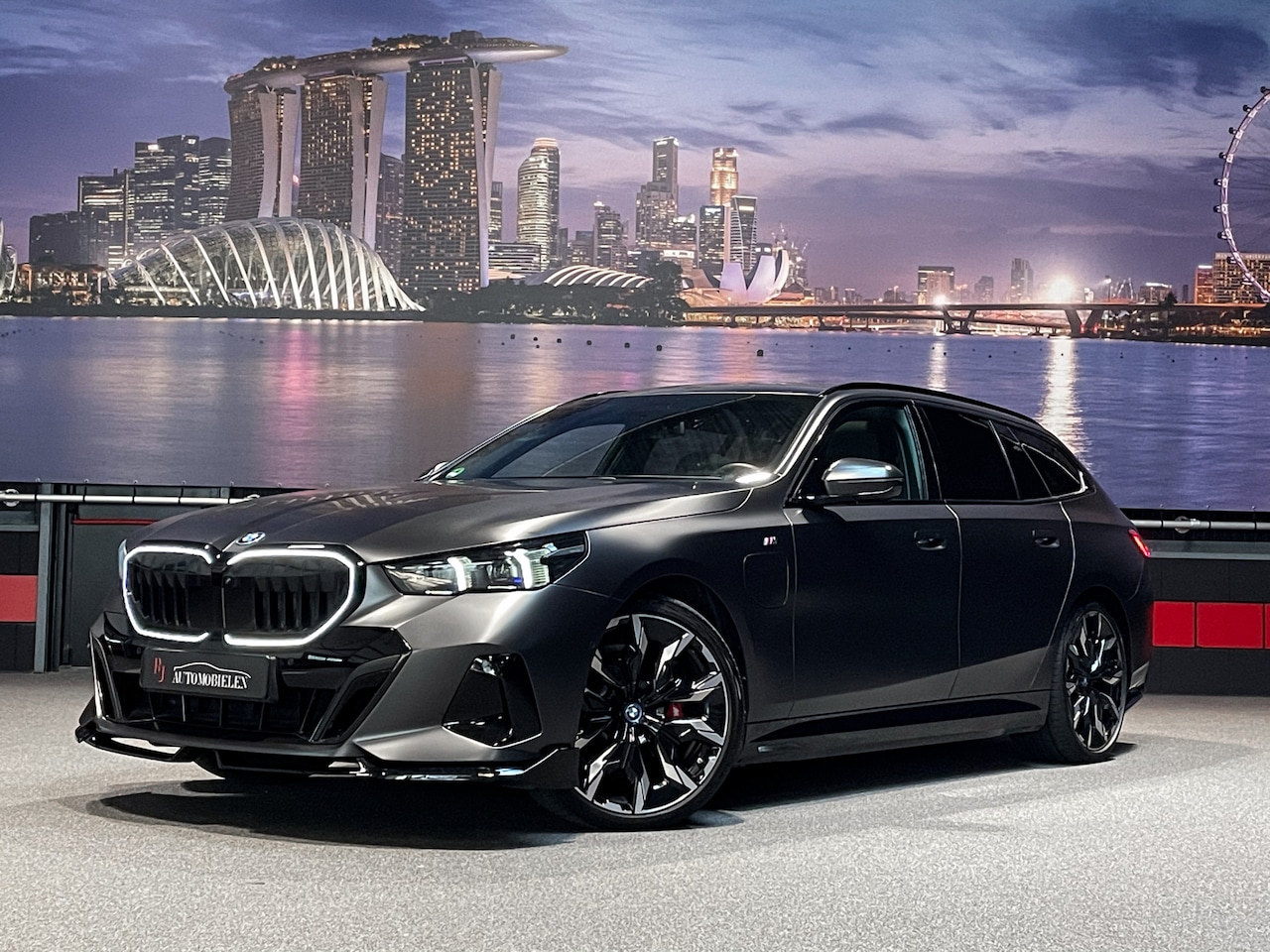 BMW 5-serie Touring - 530e M Sport PRO FrozenBlack|HUD|360|Panorama|Trekhaak|BTW - AutoWereld.nl