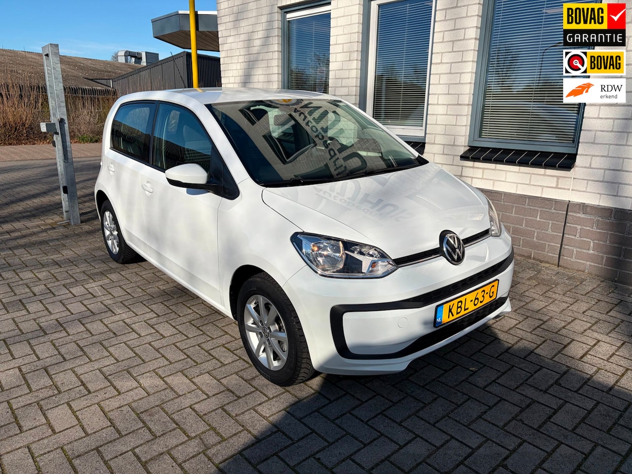 Volkswagen Up! - 1.0 / Telefoon / Camera / PDC achter / Cruise Controle / Airco - AutoWereld.nl