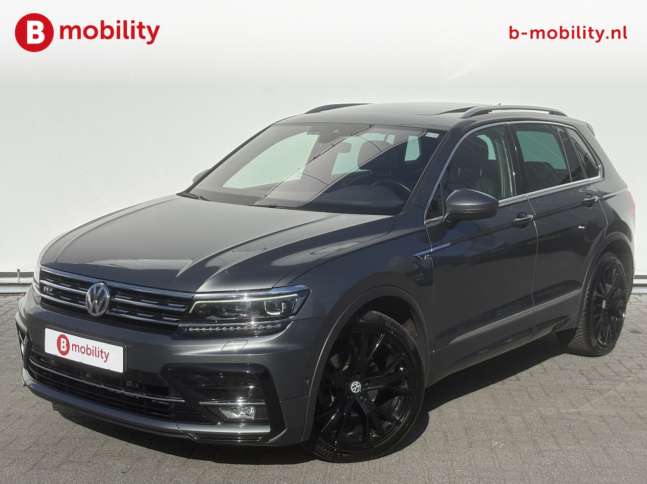 Volkswagen Tiguan - 1.4 TSI R-Line Business Automaat Trekhaak 1800kg | Panoramadak | Leer | Camera | Apple Car - AutoWereld.nl