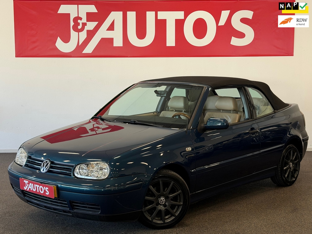 Volkswagen Golf Cabriolet - 2.0 Highline | LEDER| AUTOMAAT| CRUISE| AIRCO - AutoWereld.nl