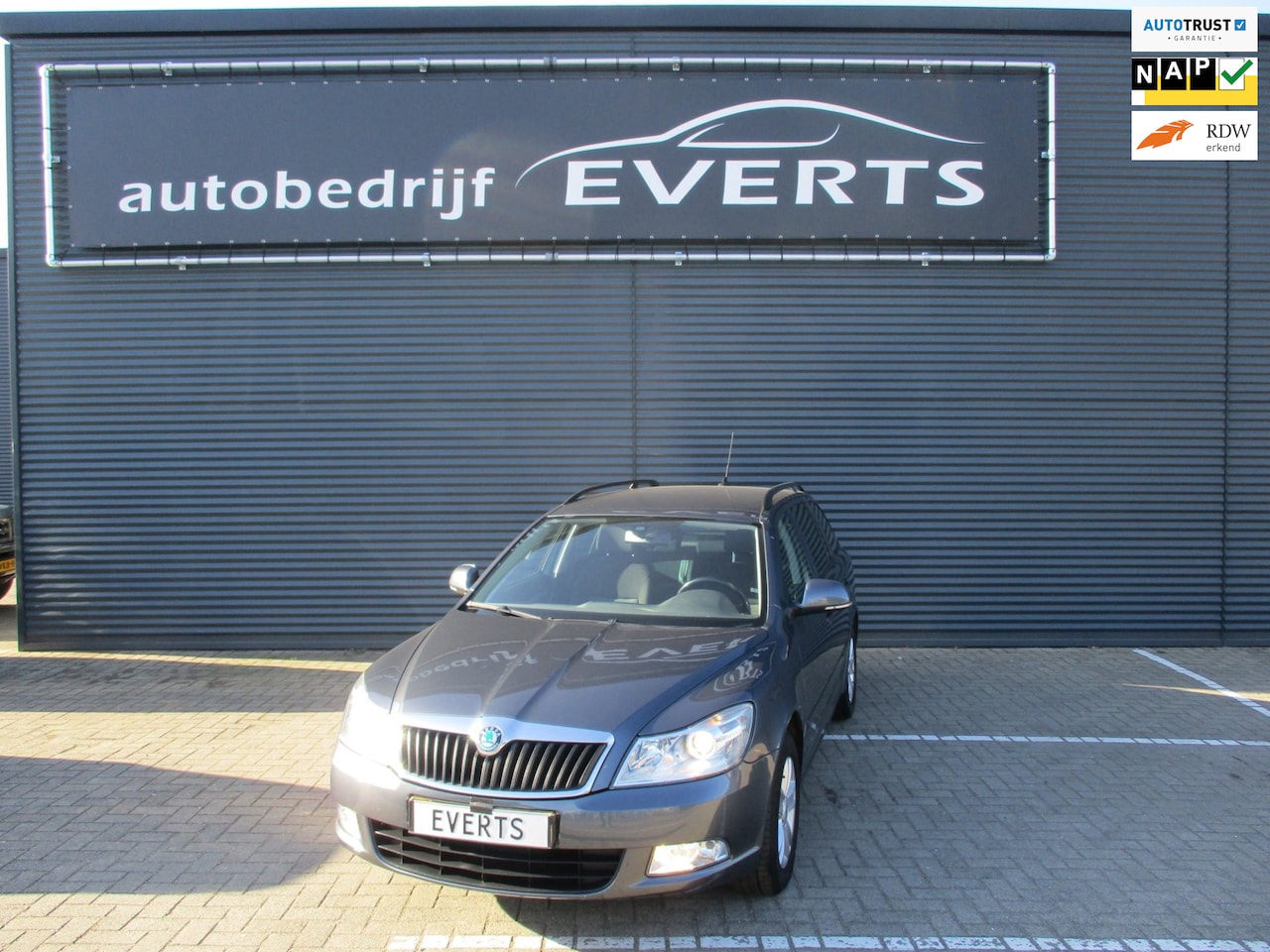 Skoda Octavia Combi - 1.2 TSI Ambition Business Line met nieuwe ketting snel leverbaar zeer nette goed rijdende - AutoWereld.nl