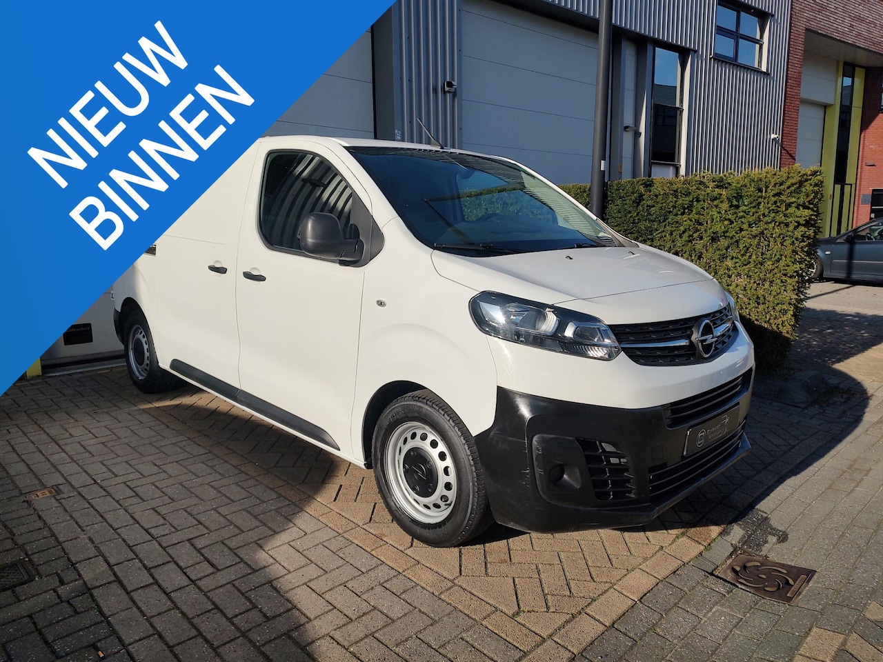 Opel Vivaro - 1.5 BlueHDi 120 S&S L2 Cruise-Control Parkeersensoren Airco - AutoWereld.nl