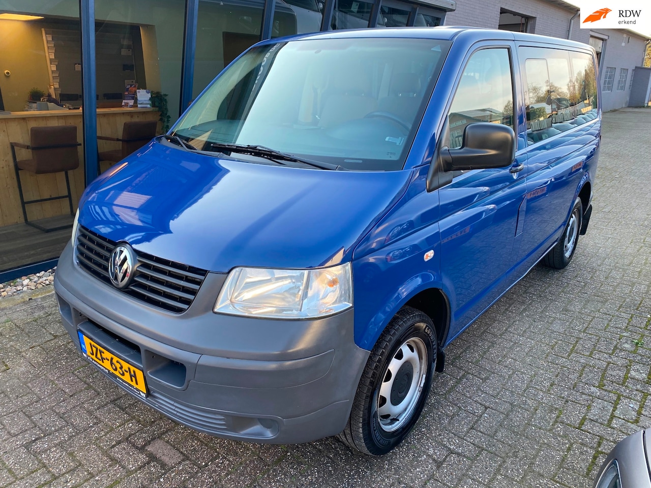Volkswagen Transporter Caravelle - 2.0 8 Persoons Benzine - AutoWereld.nl