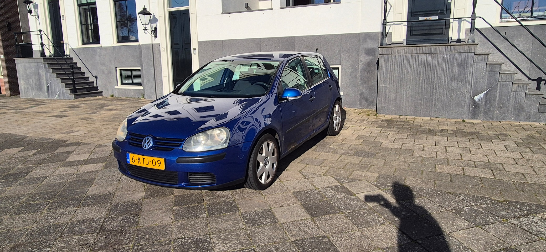 Volkswagen Golf - 1.6 FSI Sportline KOUDE AIRCO TECHNISCH GOED RIJDT PRIMA NIEUWE KOPPELING EN GROTE BEURT 2024 - AutoWereld.nl