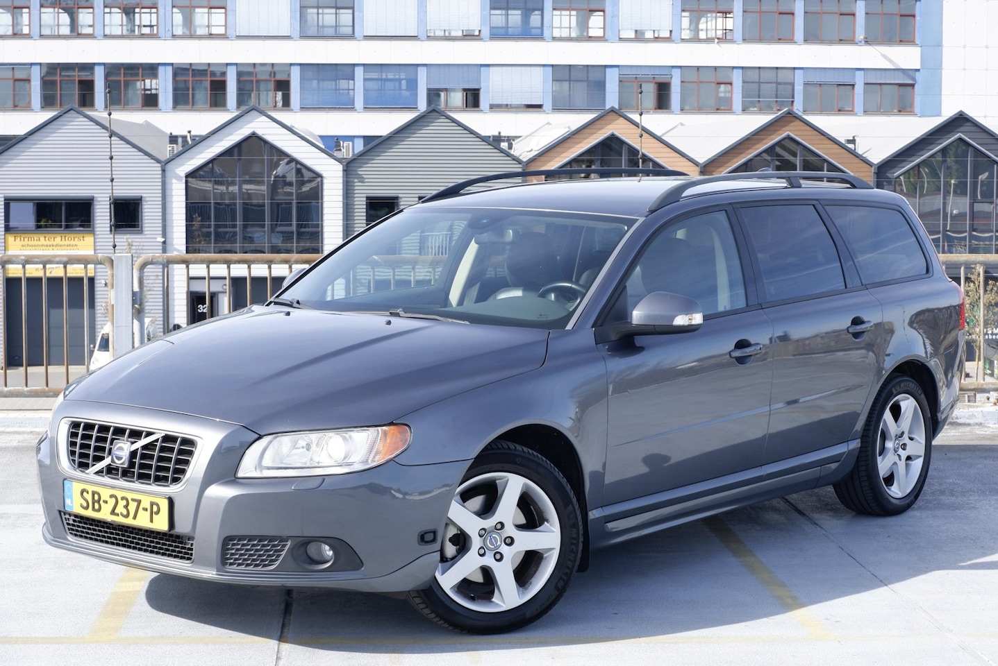 Volvo V70 - 2.0 145PK Kinetic * APK 02-2027 * - AutoWereld.nl