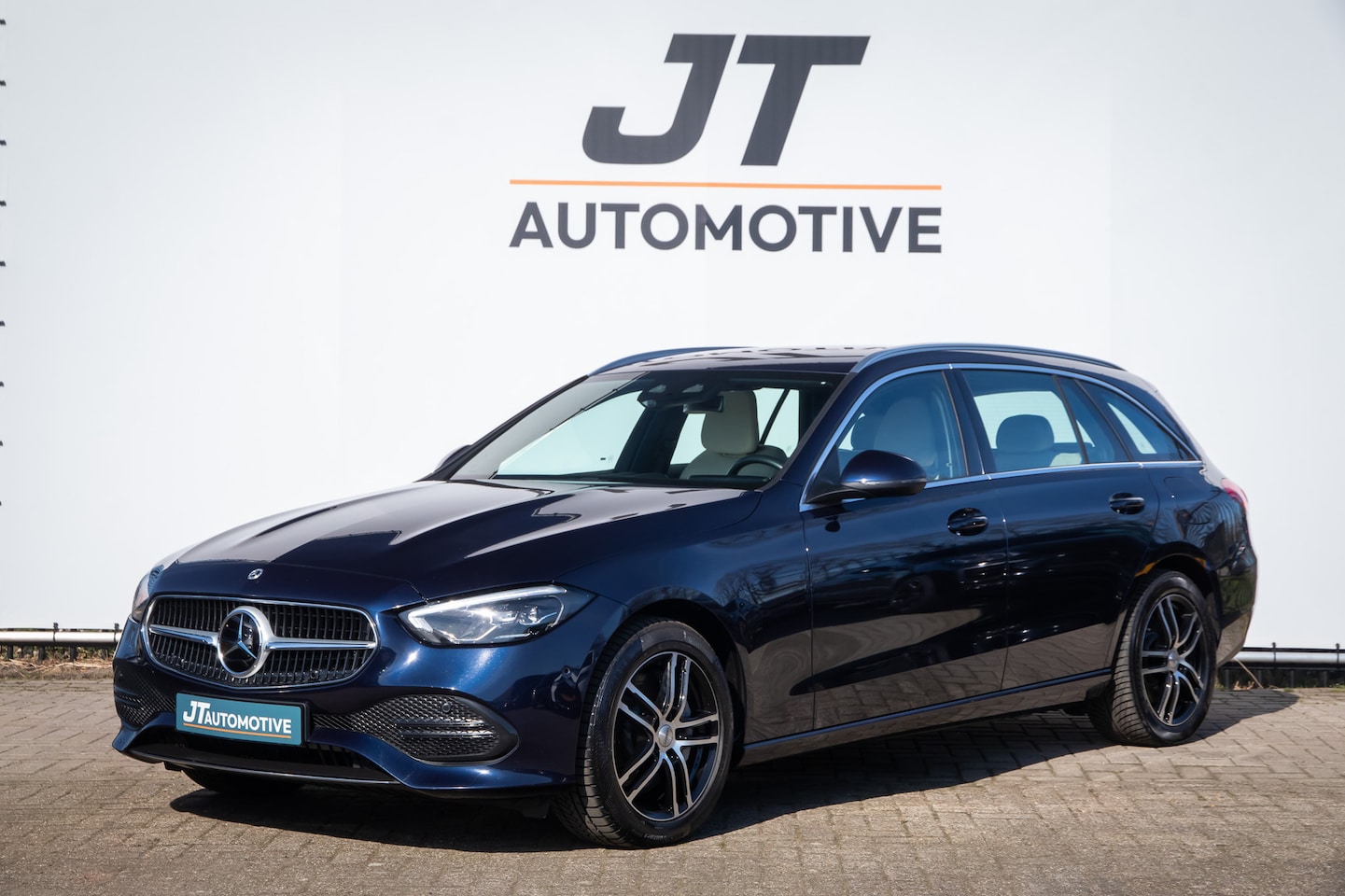 Mercedes-Benz C-klasse - C300e C300E AMG Line Burmester | Camera | PDC | Elektrische trekhaal | Elektrische stoelen | Ada - AutoWereld.nl