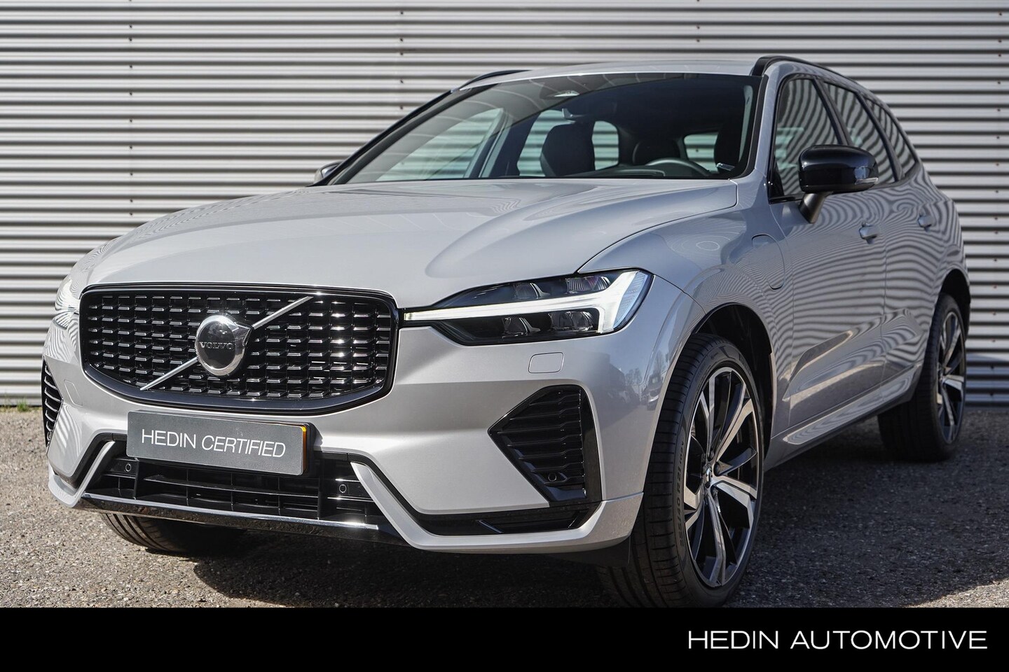 Volvo XC60 - T6 Plug-in hybrid AWD Ultimate Dark | 2250 kg Trekgewicht | Nappa Leder Sportstoelen | 21" - AutoWereld.nl