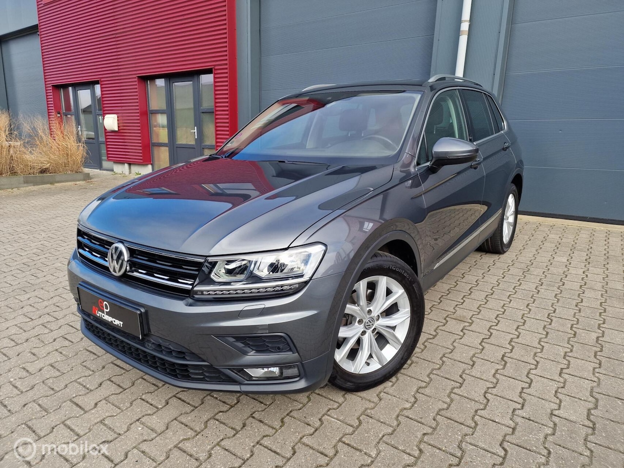 Volkswagen Tiguan - 1.4 TSI ACT SOUND /Panoramadak/ Trekhaak - AutoWereld.nl
