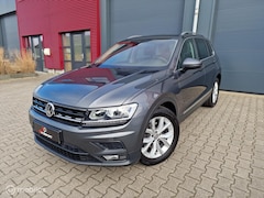 Volkswagen Tiguan - 1.4 TSI ACT SOUND /Panoramadak/ Trekhaak