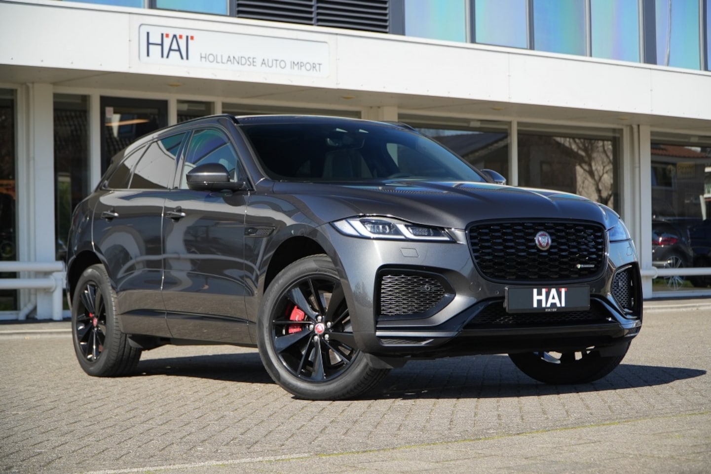 Jaguar F-Pace - 2.0 P400e R-Dynamic I Pano I Performance seats I 18900km I - AutoWereld.nl
