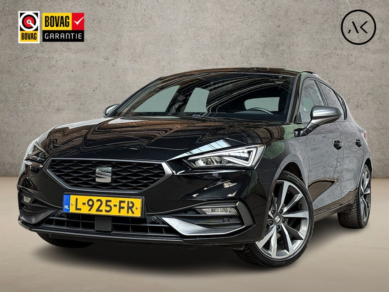 SEAT Leon - 1.5 eTSI FR Sport 150Pk Automaat (SCHUIFDAK, APPLE CARPLAY, GROOT NAVI, PARKEERSENSOREN, S - AutoWereld.nl