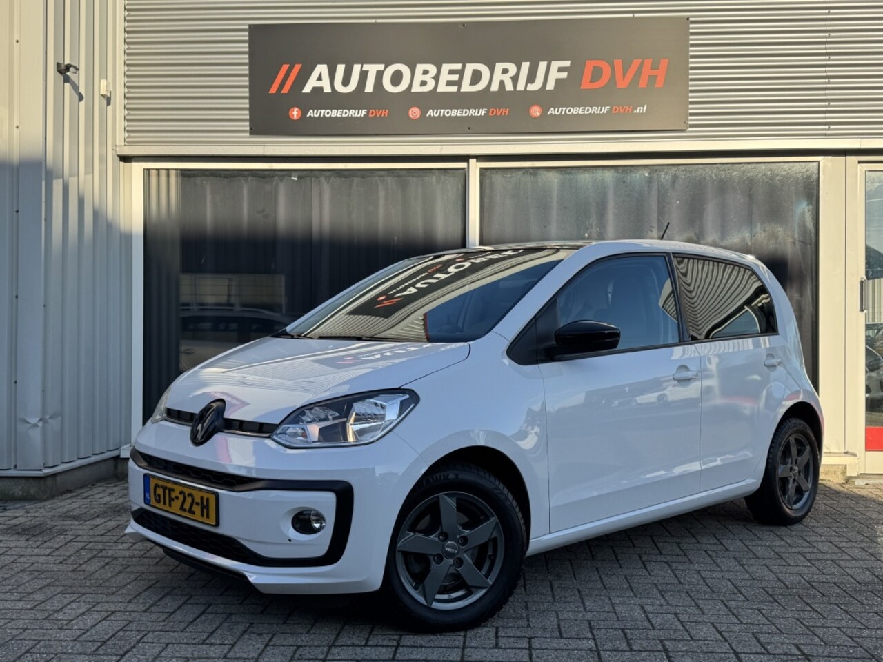 Volkswagen Up! - 1.0 high up! | STOELVERW. | CRUISE | AIIRCO | - AutoWereld.nl