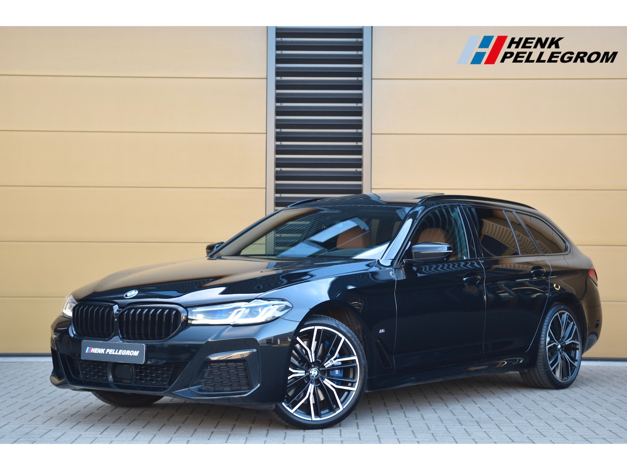 BMW 5-serie Touring - 540i xDrive High Executive * M-Sport * Stuurverwarming * Comfortstoelen * Panoramadak * Fa - AutoWereld.nl