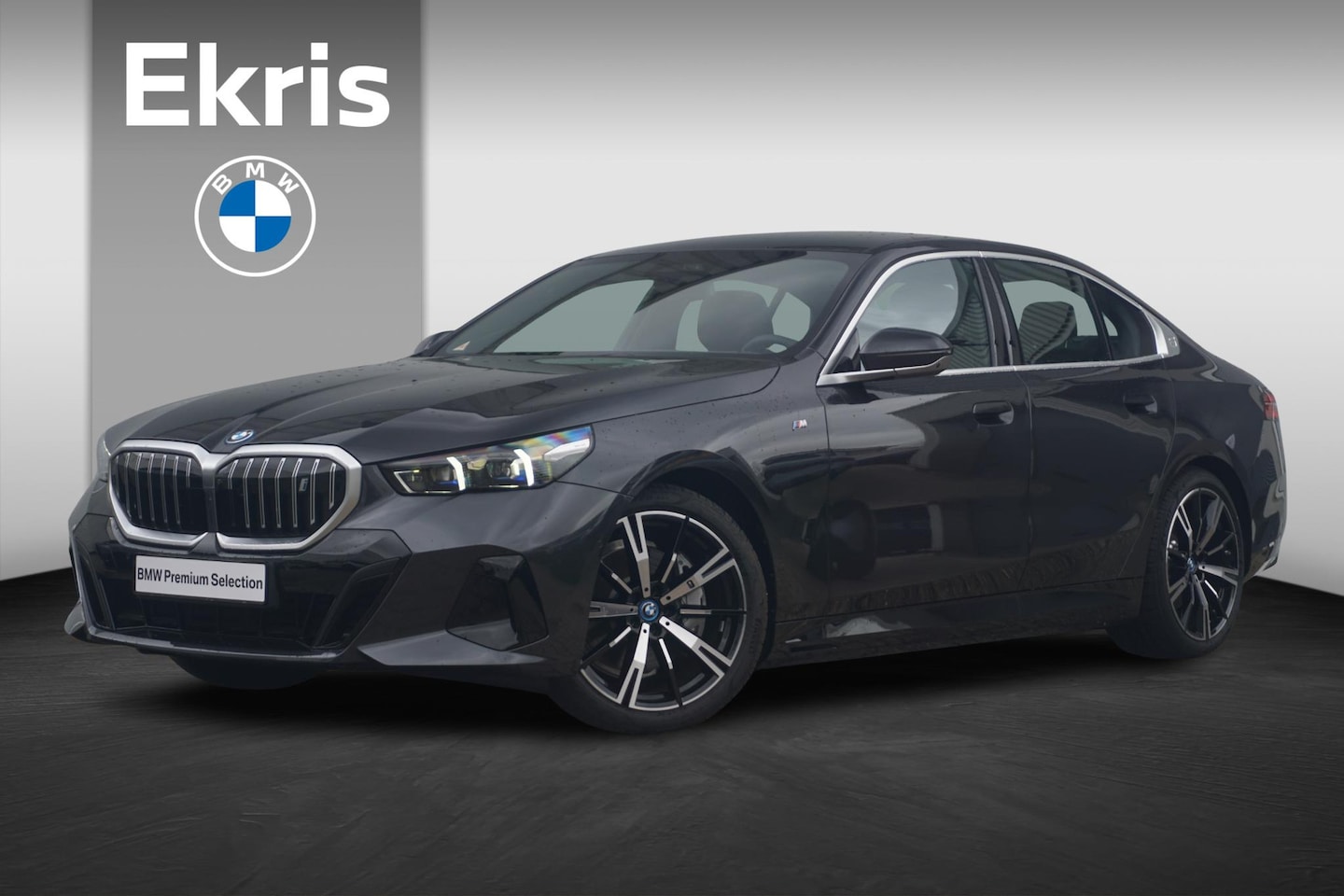 BMW i5 - eDrive40 M Sport | Trekhaak / Panoramadak / Driving Assistant Professional / Parking Assis - AutoWereld.nl