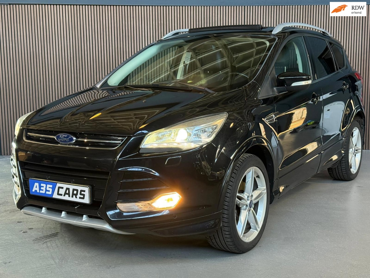 Ford Kuga - 1.5 Titanium Plus |PANO|LEER|CAMERA|STOELVERWARMING|PDC V+A|ELEK KOFFERKLEP|CRUISE|CLIMA|T - AutoWereld.nl