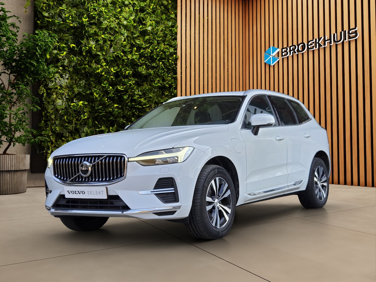 Volvo XC60 - 2.0 T6 Plug-in hybrid AWD Inscription Expression | Trekhaak | 360 Cam | Pano | Memory | Ha - AutoWereld.nl