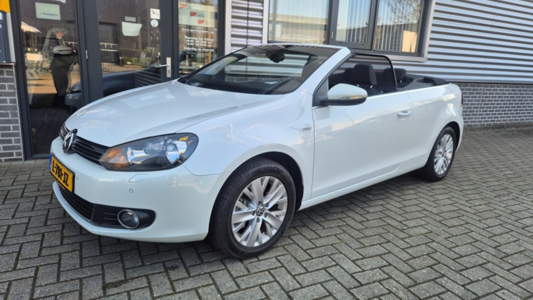 Volkswagen Golf - 1.2 TSI LIFE AIRCO STOELVERW CRUISE PDC - AutoWereld.nl