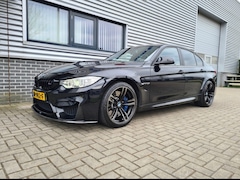 BMW M3 - F80 LEDER NAVI CRUISE PDC CARBON BLACK ON BLACK