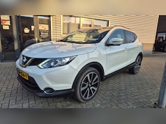 Nissan Qashqai - 1.2 TEKNA LEDER 360 CAMERA PANO STOELVERWARMING TREKHAAK