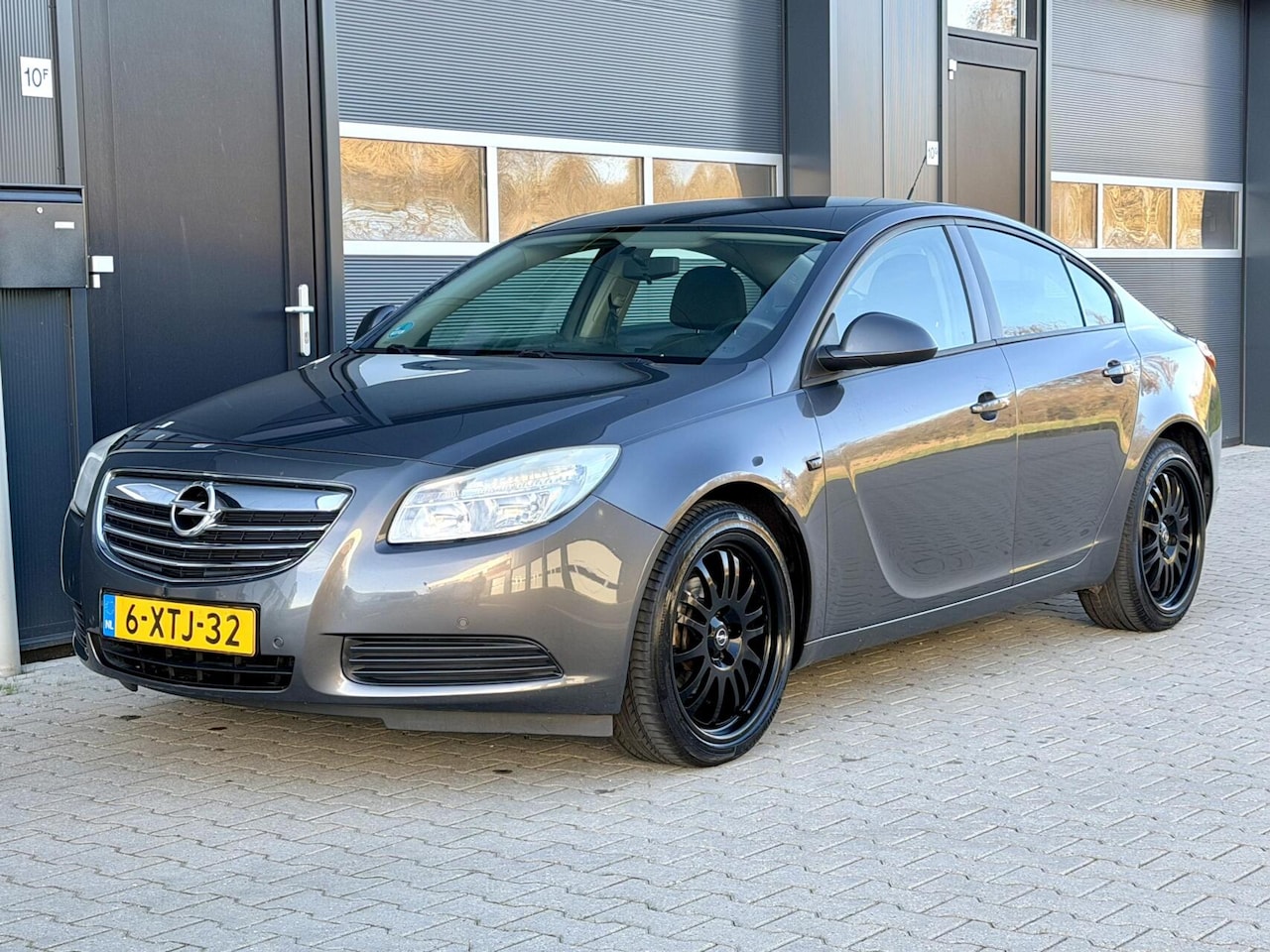 Opel Insignia - 1.8 Cosmo Rijdt en schakelt goed ! - Airco Navi - AutoWereld.nl