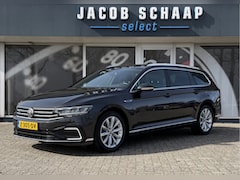 Volkswagen Passat Variant - 1.4 TSI PHEV GTE / Trekhaak (1.600 KG) / Keyless / Carplay / Sensoren V+A / camera /