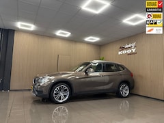 BMW X1 - SDrive20i Chrome Line * Automaat / Navigatie / Camera / Afn. Trekhaak / NL Auto