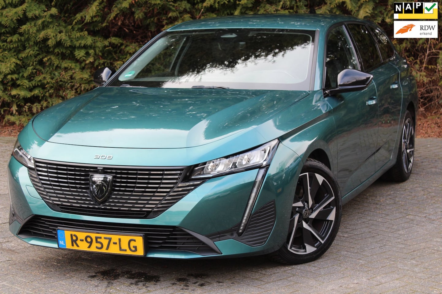 Peugeot 308 SW - 1.2 PureTech Allure Pack Business 130PK | Parkeercamera | Apple/Android Carplay | Navigati - AutoWereld.nl