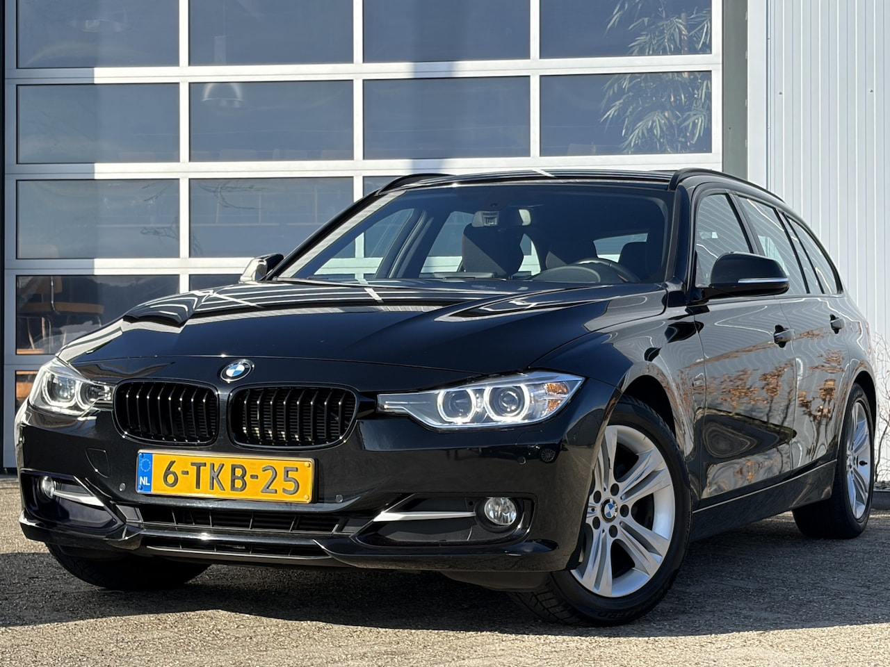 BMW 3-serie Touring - 316i High Executive 136pk | Automaat | Bi-xenon koplampen | Cruise Control | Elektrisch be - AutoWereld.nl
