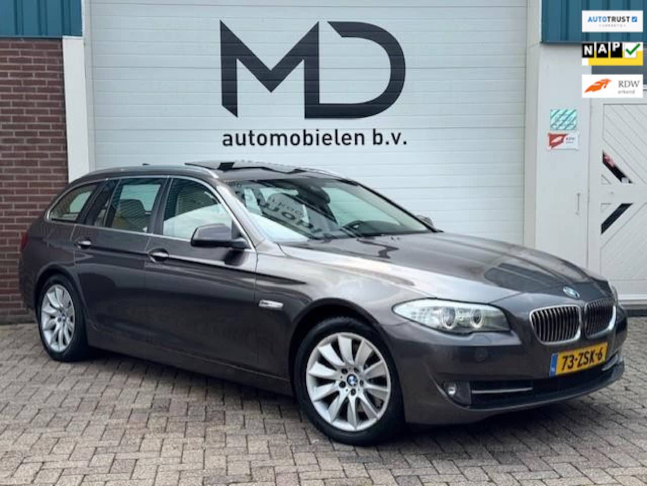 BMW 5-serie Touring - 528i High Executive - Nieuwe DB ketting - AutoWereld.nl