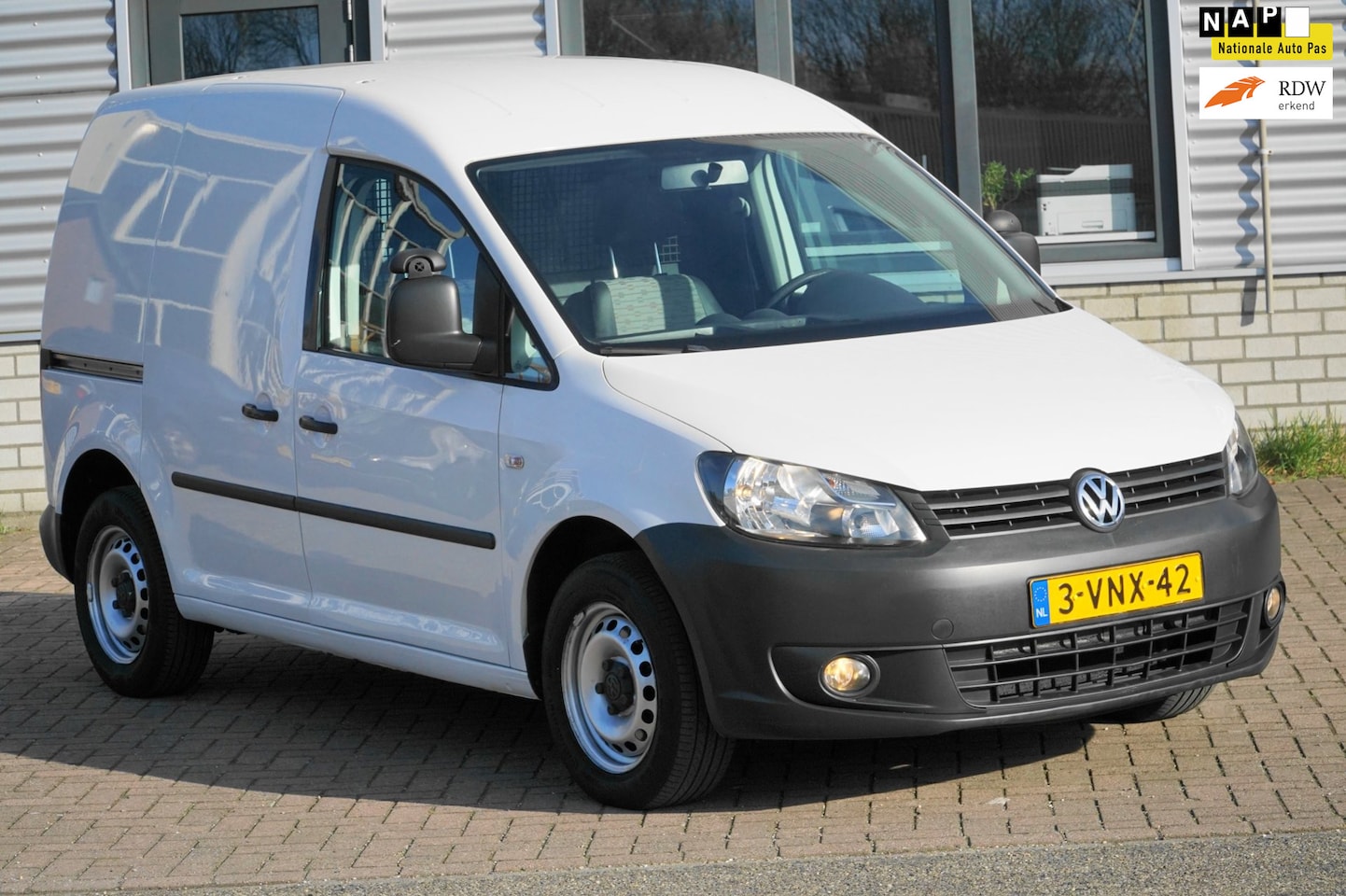Volkswagen Caddy - 1.6 TDI EERSTE EIGENAAR - AutoWereld.nl