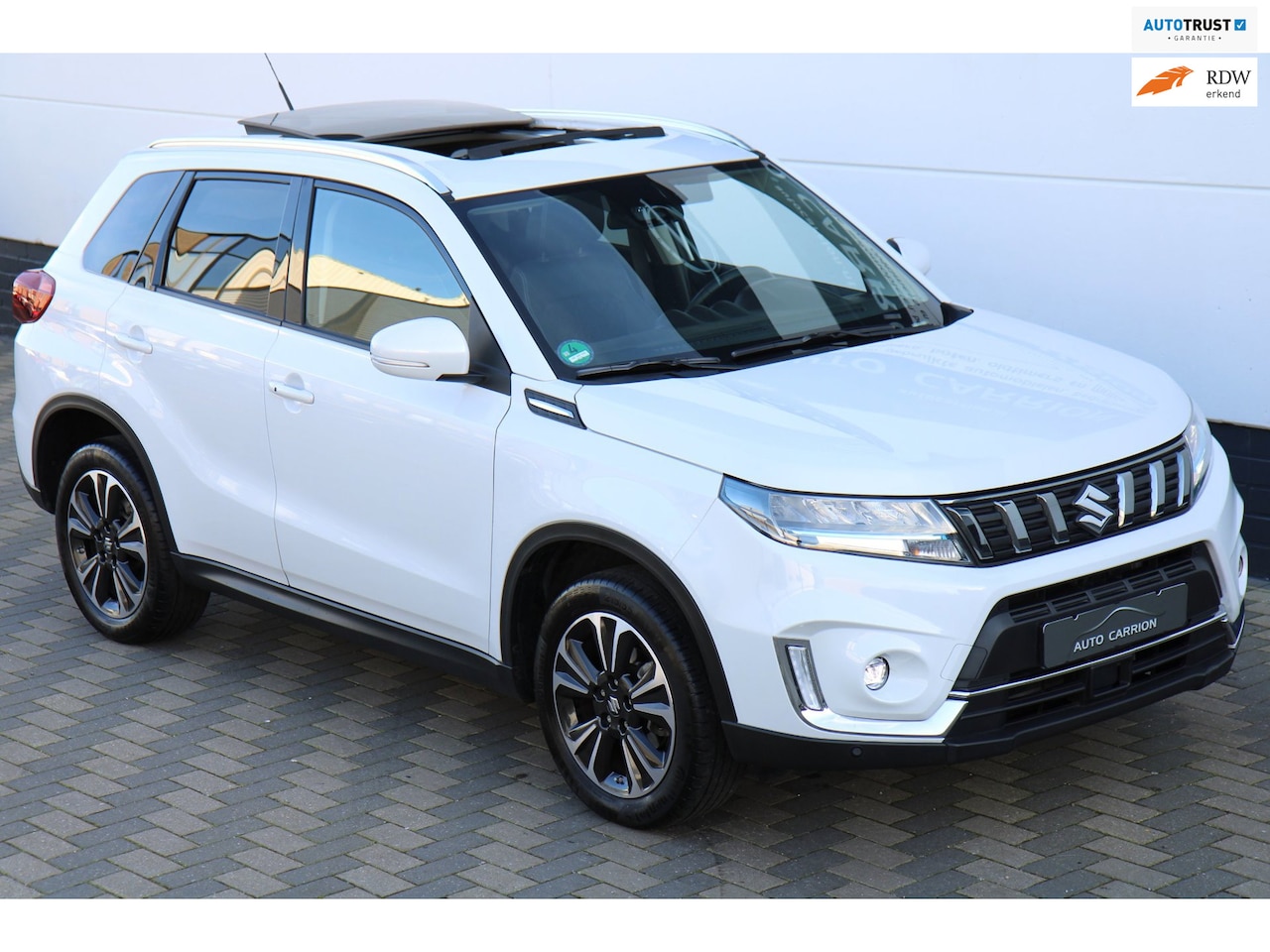 Suzuki Vitara - 1.5 Hybrid Style Pano Camera Carplay LUXE !! - AutoWereld.nl