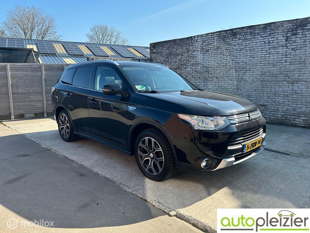 Mitsubishi Outlander - 2.0 PHEV instyle+|LEER|DVD in hoofdsteun - AutoWereld.nl
