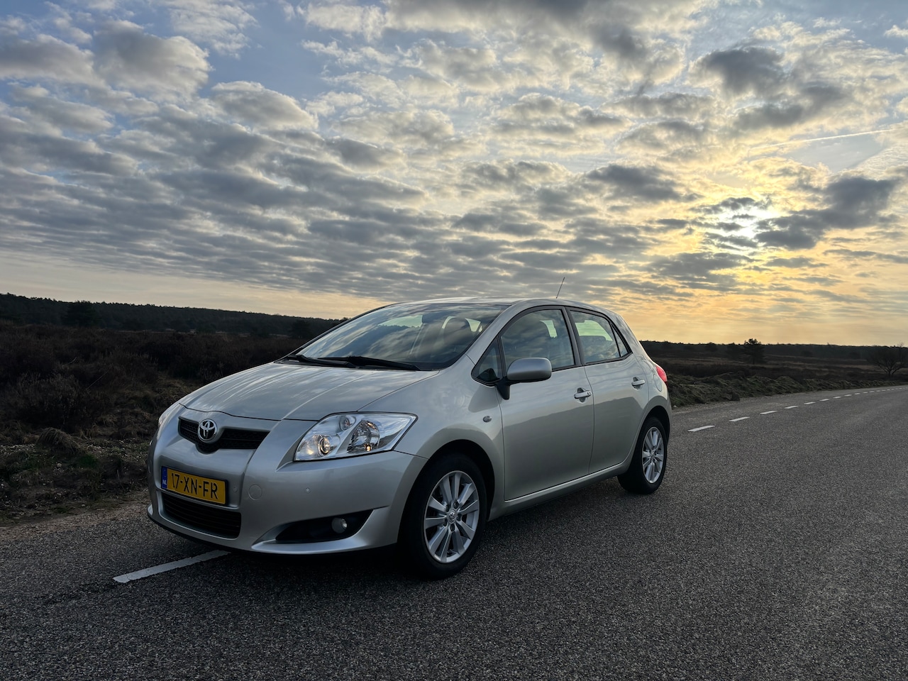 Toyota Auris - 1.6-16V Luna Dealer onderhouden - AutoWereld.nl