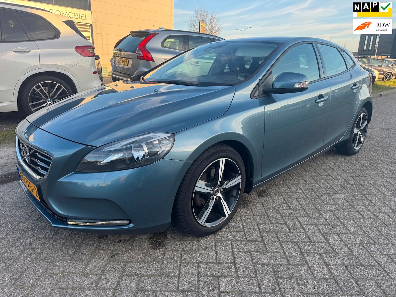 Volvo V40 - 1.6 D2 Kinetic Garantie,TOP CONDITIE eerste eigenaar - AutoWereld.nl