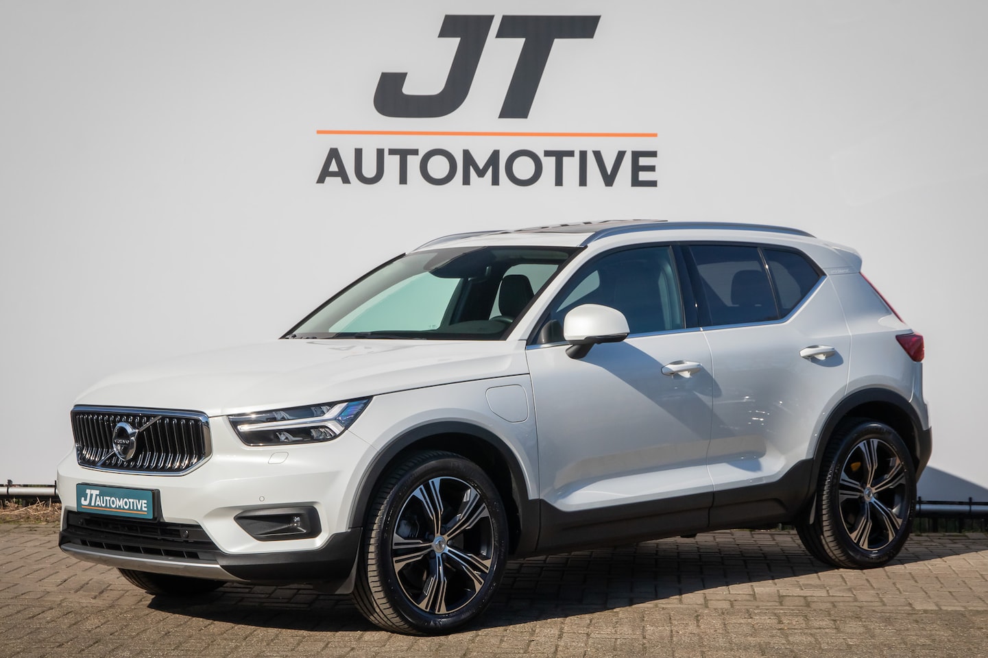 Volvo XC40 - 1.5 T5 Rech. Inscr. Pano | Camera | Harman cardon | Stoelverwarming | elektrische trekhaak - AutoWereld.nl