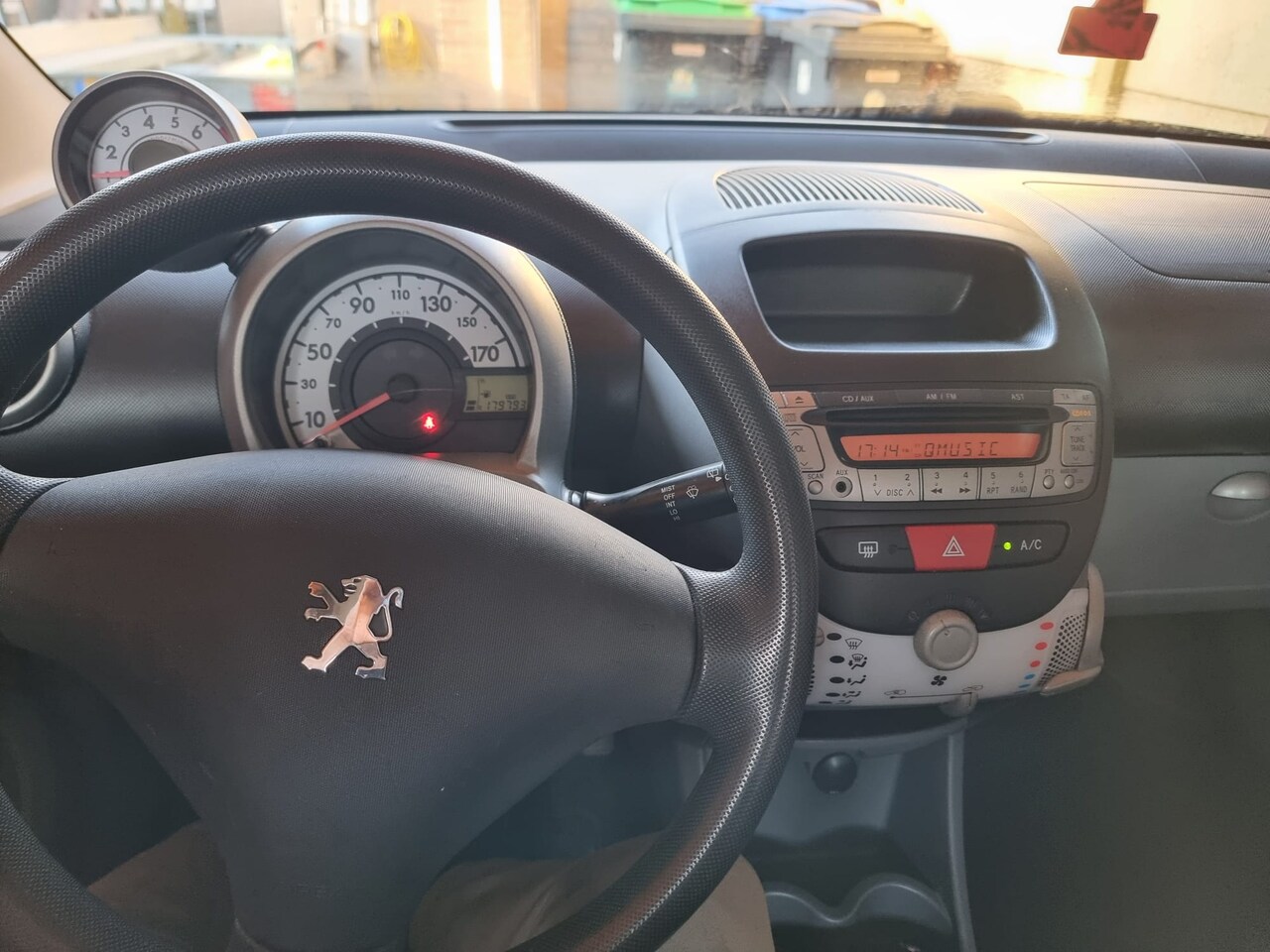 Peugeot 107 - 1.0-12V XS