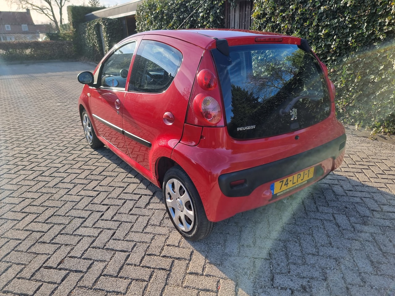 Peugeot 107 - 1.0-12V XS