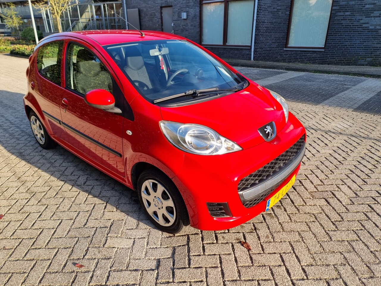 Peugeot 107 - 1.0-12V XS