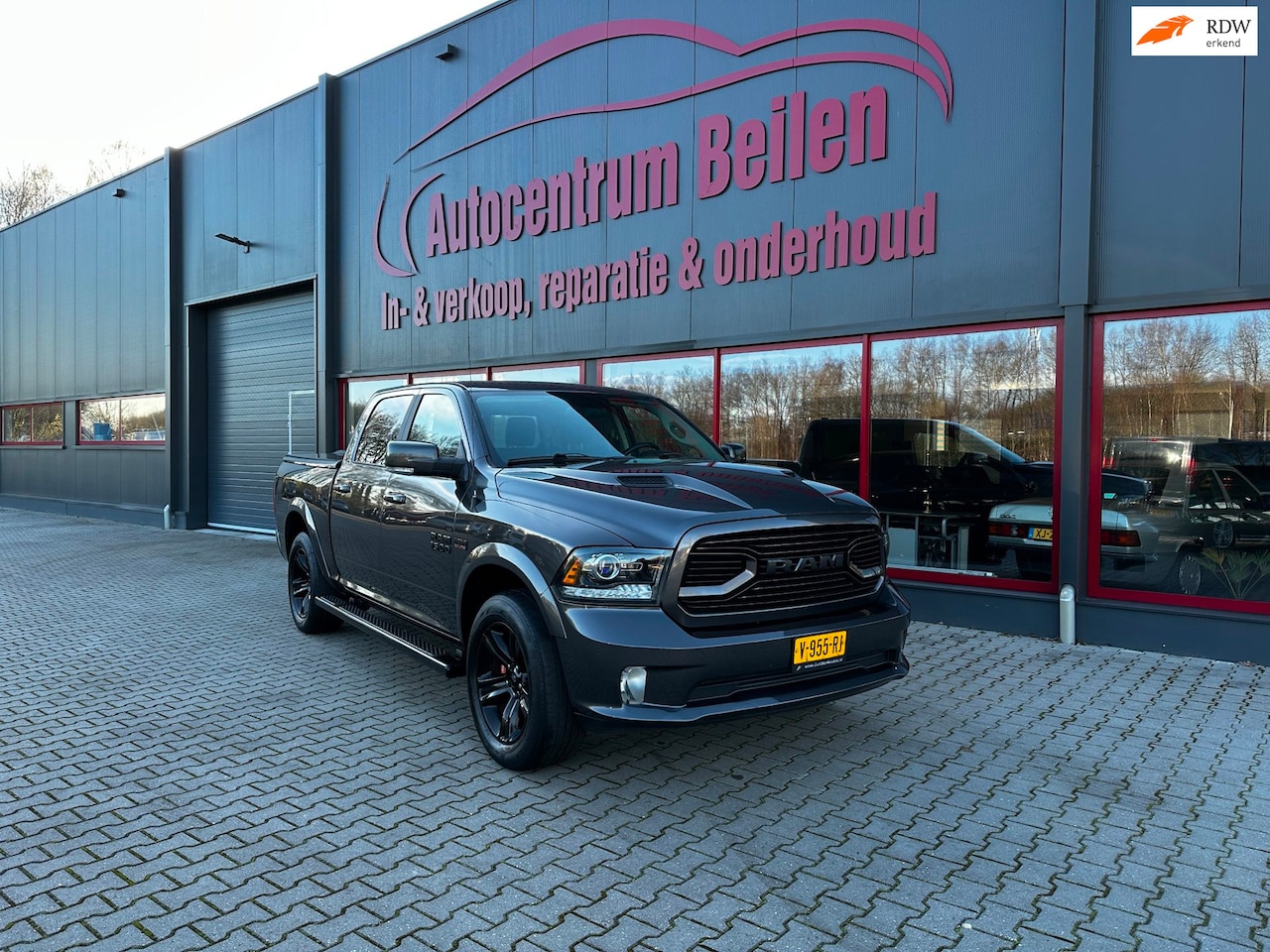 Dodge Ram 1500 - SPORT CREW CAB / LPG-G3 / 4x4 / Leder / - AutoWereld.nl